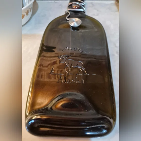 Maine Flattened Glass Bottle, Spoon Rest, Maine & Moose Engraved On Front - Picture 3 of 4